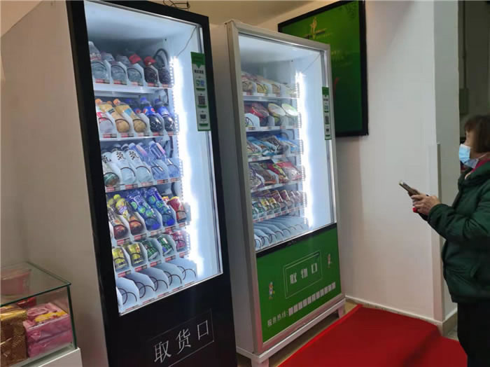 四川中青旅綿陽(yáng)分社、綿陽(yáng)市中旅假日旅行社、綿陽(yáng)自來(lái)文化傳播有限公司24H自助售貨服務(wù)盛大開業(yè)