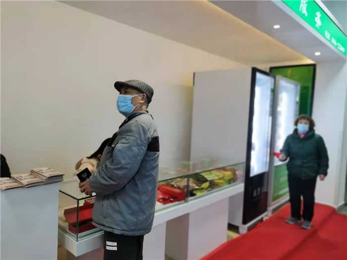 四川中青旅綿陽(yáng)分社、綿陽(yáng)市中旅假日旅行社、綿陽(yáng)自來(lái)文化傳播有限公司24H自助售貨服務(wù)盛大開業(yè)