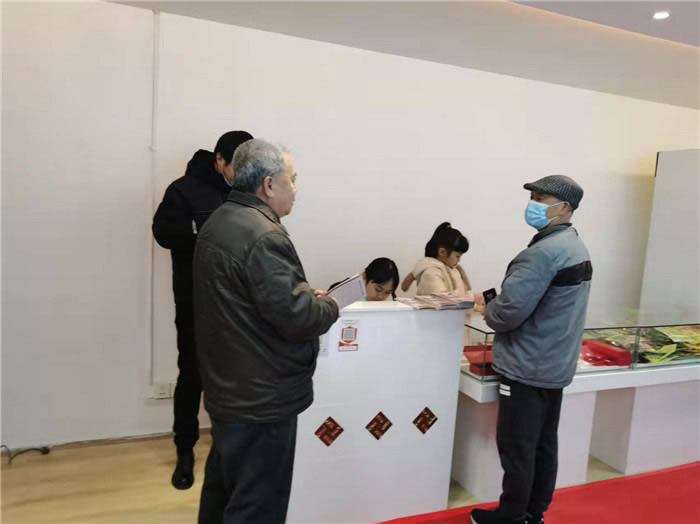 四川中青旅綿陽(yáng)分社、綿陽(yáng)市中旅假日旅行社、綿陽(yáng)自來(lái)文化傳播有限公司24H自助售貨服務(wù)盛大開業(yè)