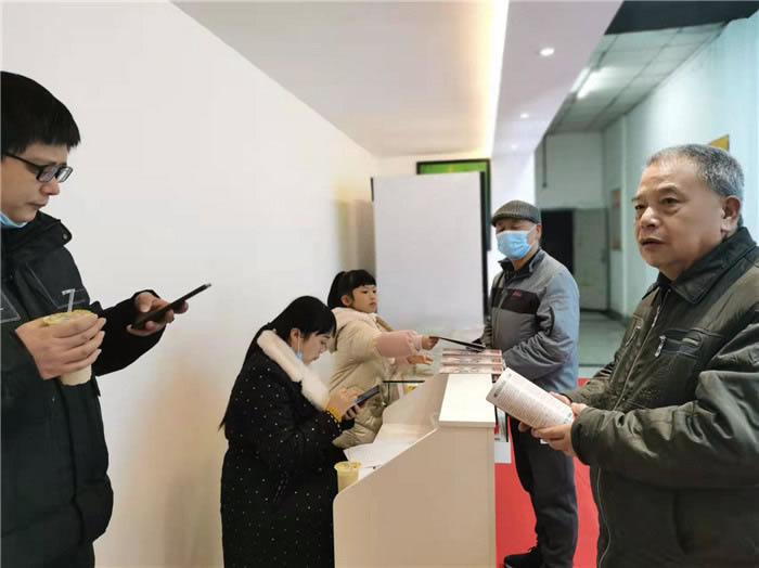 四川中青旅綿陽(yáng)分社、綿陽(yáng)市中旅假日旅行社、綿陽(yáng)自來(lái)文化傳播有限公司24H自助售貨服務(wù)盛大開業(yè)