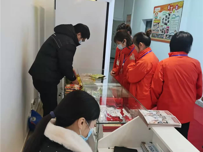 四川中青旅綿陽(yáng)分社、綿陽(yáng)市中旅假日旅行社、綿陽(yáng)自來(lái)文化傳播有限公司24H自助售貨服務(wù)盛大開業(yè)